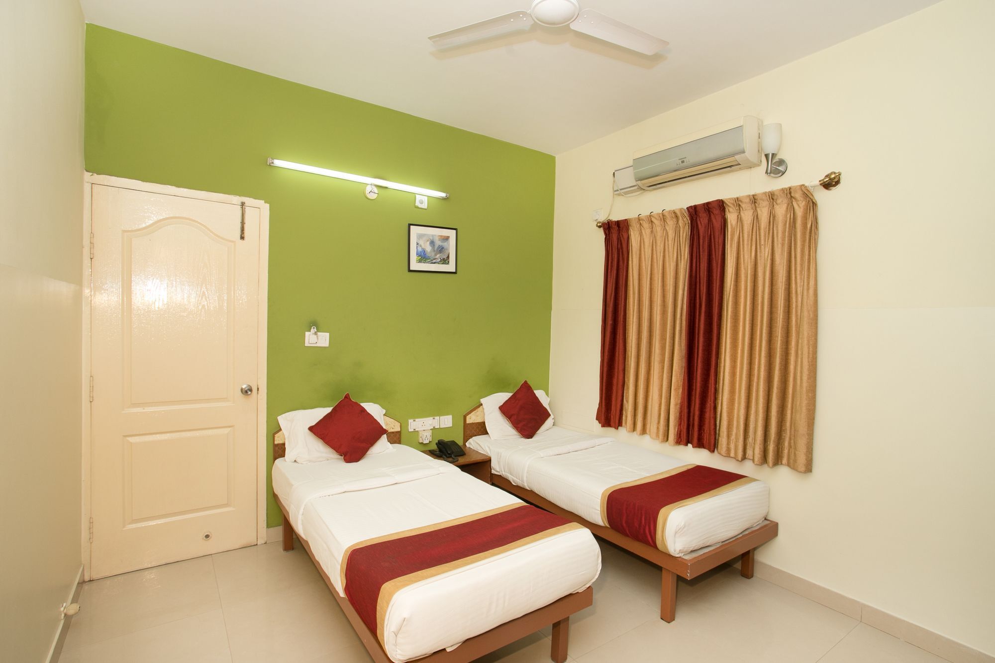 Oyo 10478 Raj Residency Hotel Bangalore Ngoại thất bức ảnh
